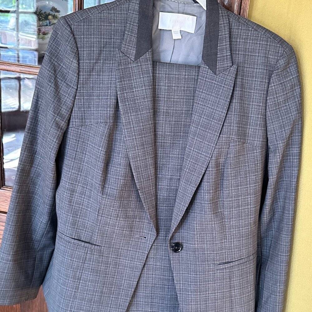 Boss suit - grey with two-toned collar design and hand edge-stitched lining
